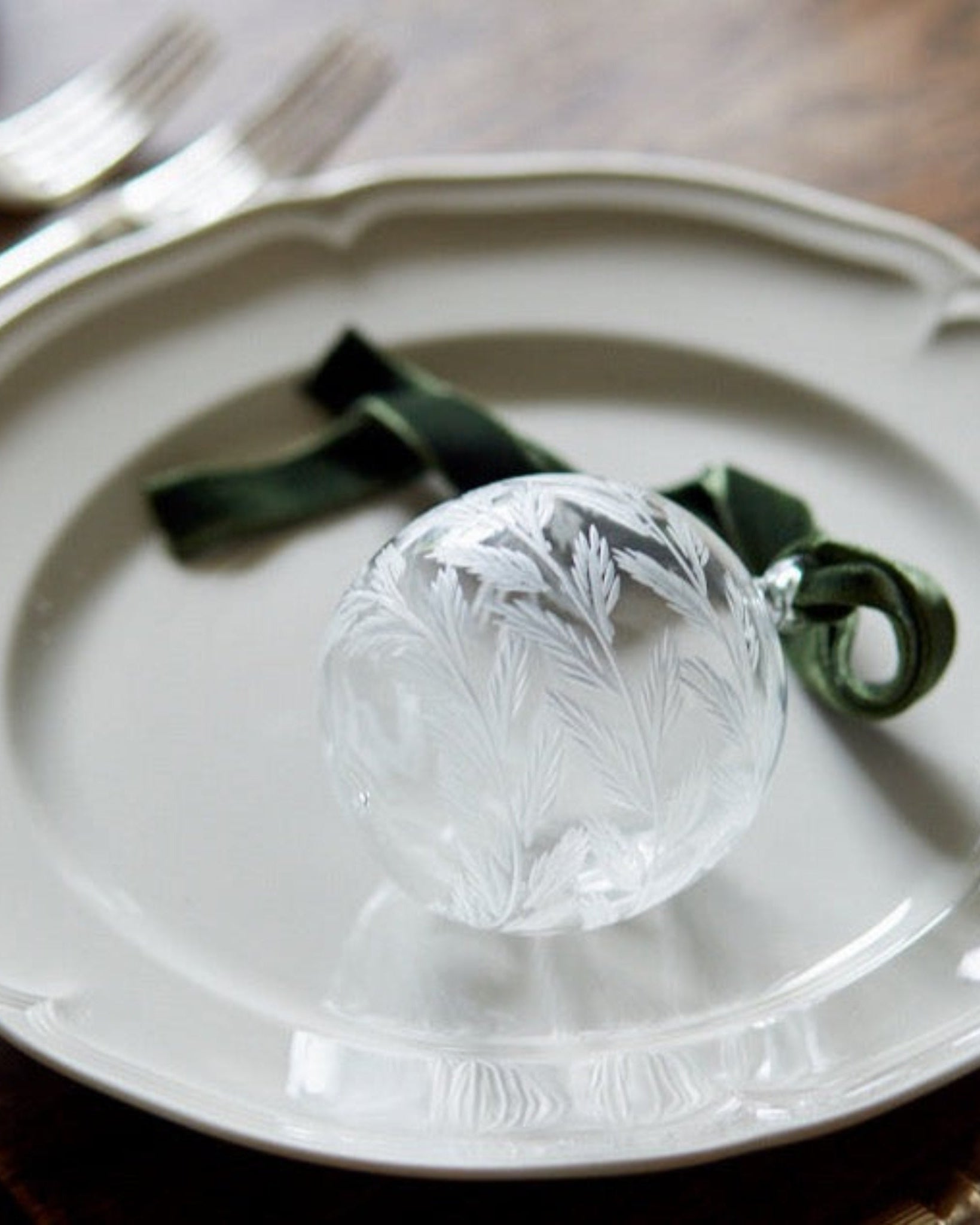 Issy Granger Etched Glass Christmas Bauble Tree Ornament