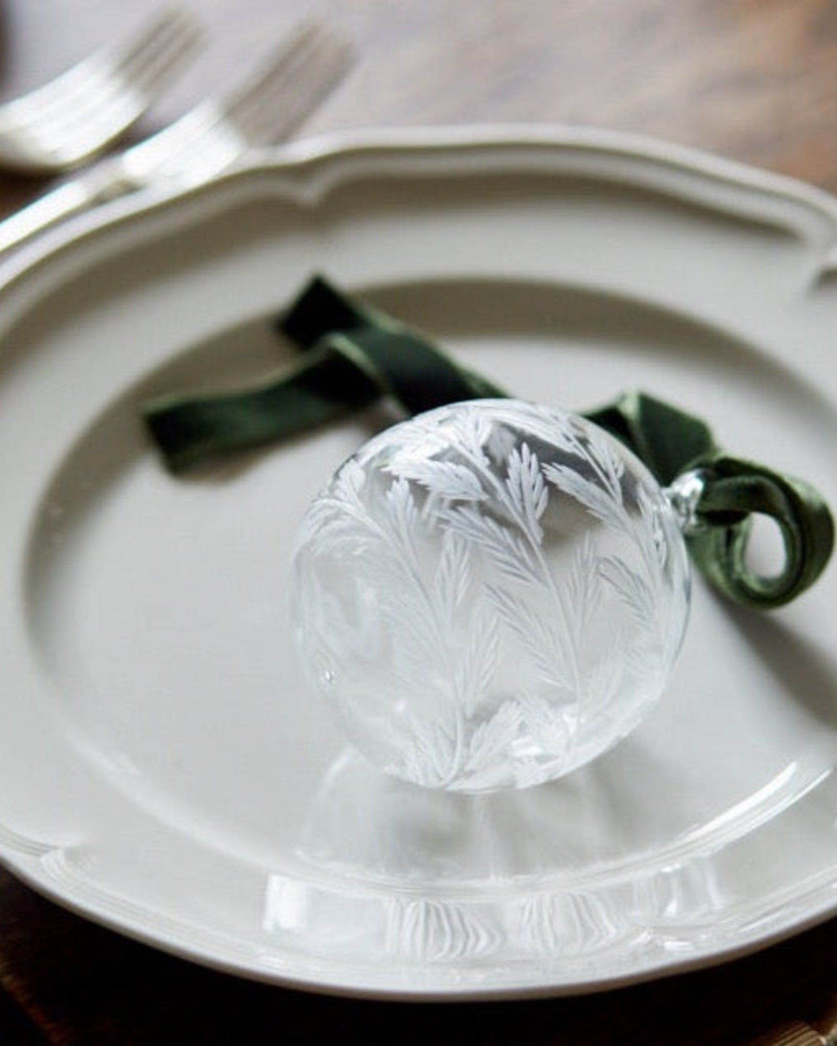 Issy Granger Etched Glass Christmas Bauble Tree Decoration