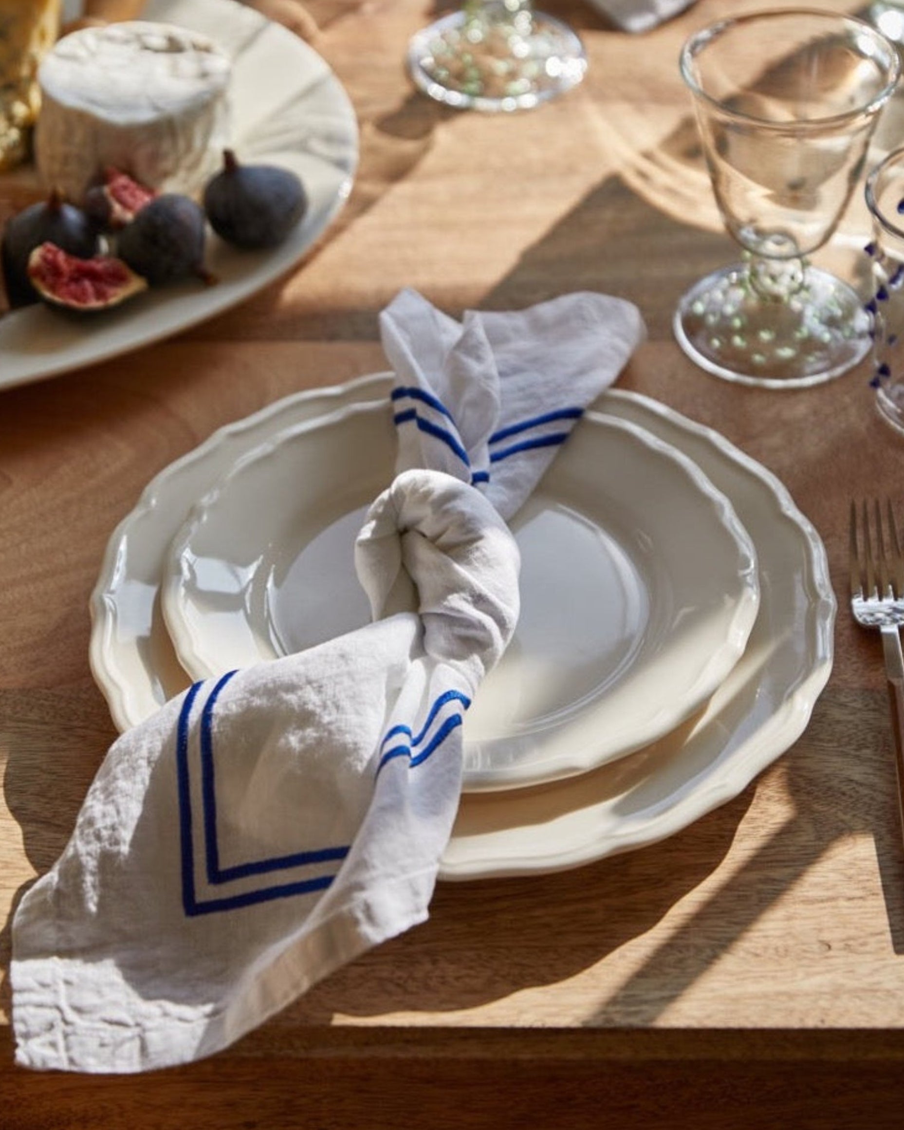 Issy Granger White and blue linen napkin