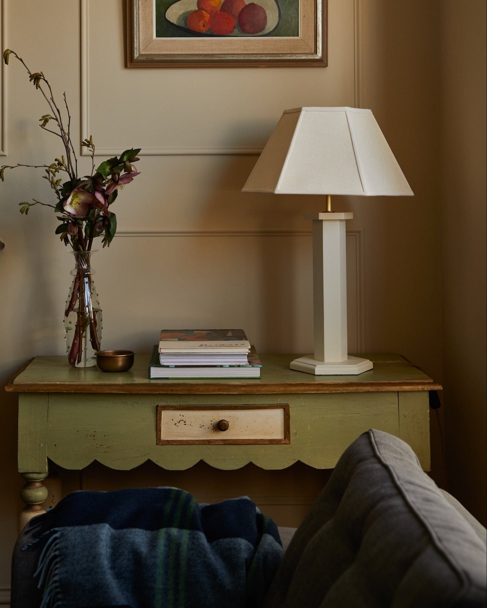 Issy Granger Tablelamp White wood lamp